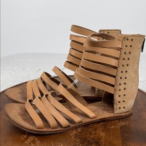 Free People Sandals Wm 39 US 8.5 Tan Leather Gladiator Strappy Back Zip Boho